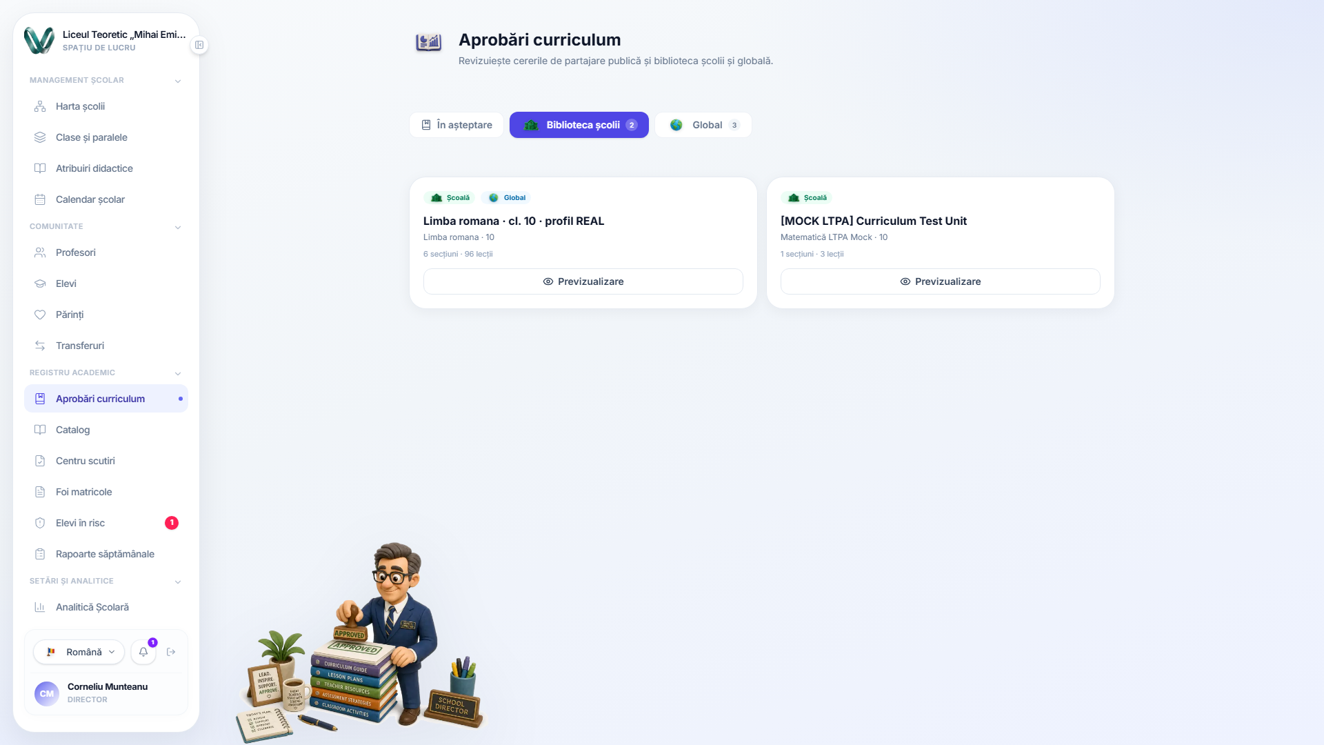 Fila Bibliotecă școlară listând două curriculumuri partajate ca și carduri, fiecare afișând subiectul, clasa, numărul de secțiuni și lecții, o etichetă Școală sau Școală+Global, și un buton Previzualizare